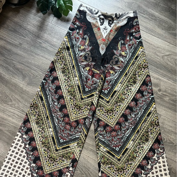 ALICE & OLIVA ELINOR chevron paisley wide leg pants size 2 - Picture 5 of 11
